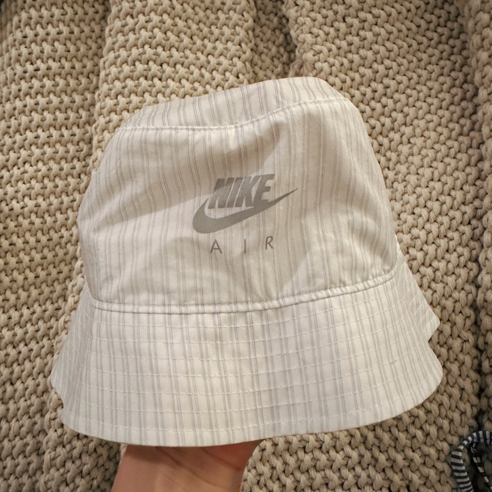 Nike Air White Bucket Hat